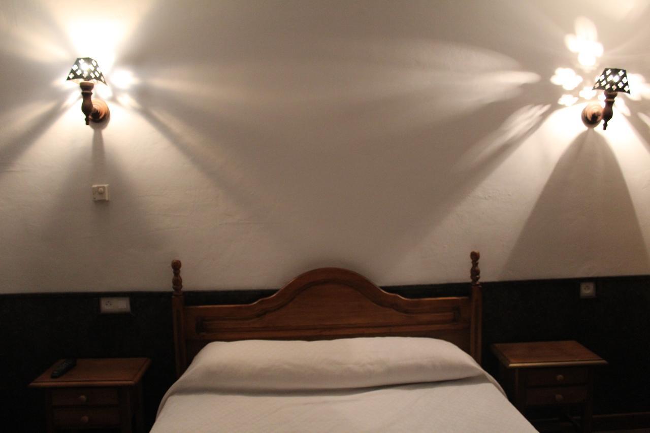 Hotel Rural Puerta De Monfrague ビジャレアル・デ・サン・カルロス エクステリア 写真